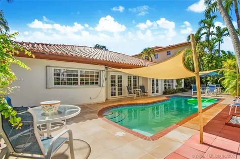 560 Hampton Lane Key Biscayne FL 33149