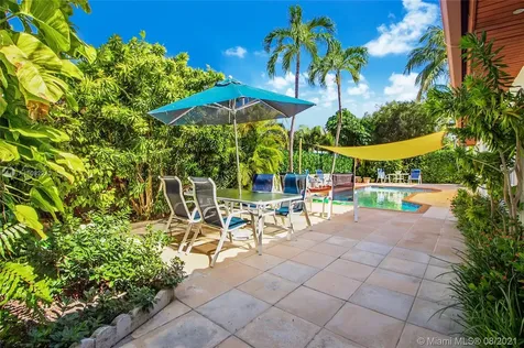 560 Hampton Lane Key Biscayne FL 33149