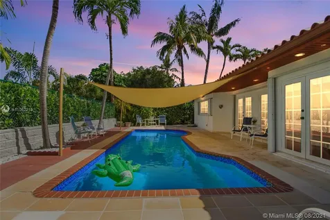 560 Hampton Lane Key Biscayne FL 33149