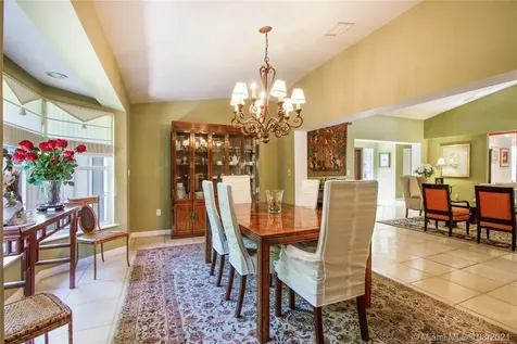 560 Hampton Lane Key Biscayne FL 33149