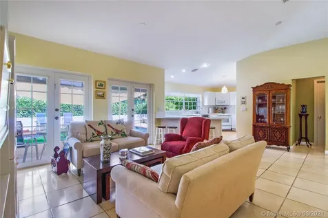 560 Hampton Lane Key Biscayne FL 33149