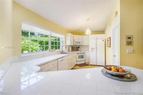 560 Hampton Lane Key Biscayne FL 33149