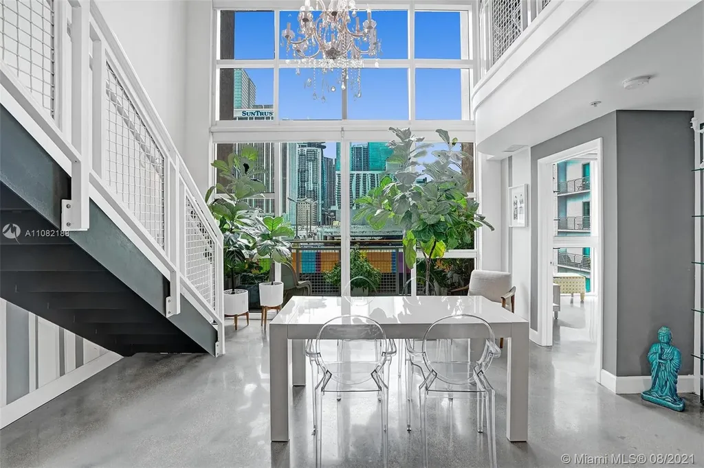 253 NE 2nd Street Miami FL 33132