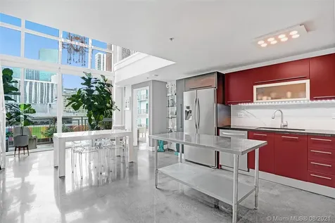 253 NE 2nd Street Miami FL 33132