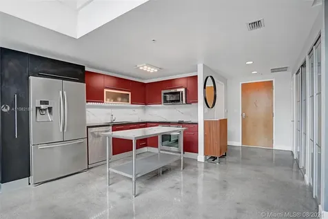 253 NE 2nd Street Miami FL 33132