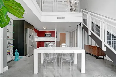 253 NE 2nd Street Miami FL 33132