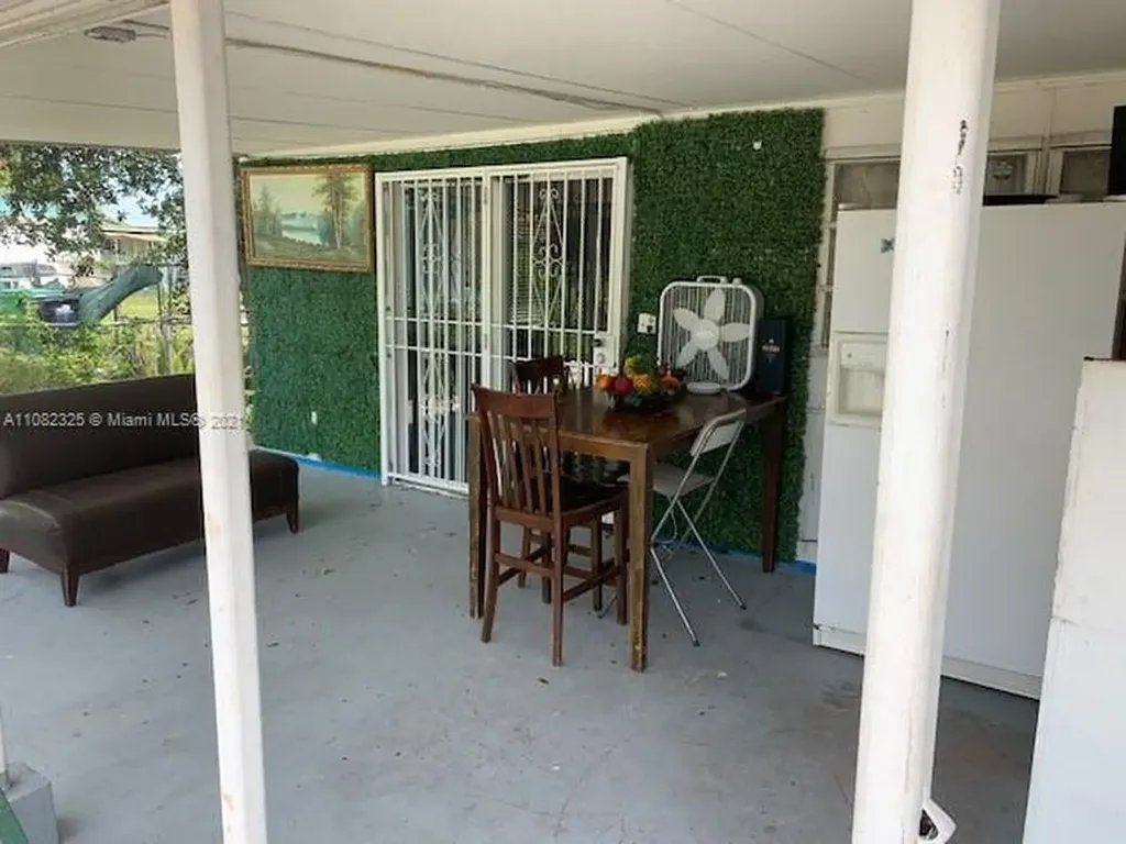 2833 NW 101st Street Miami FL 33147