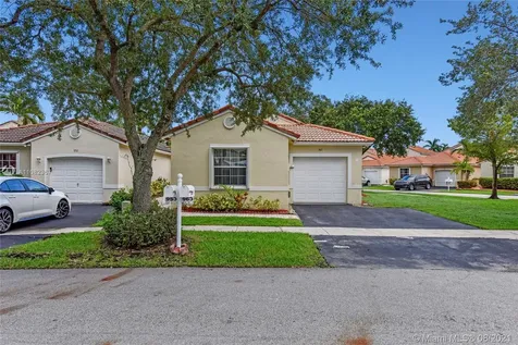 963 SW 179th Avenue Pembroke Pines FL 33029