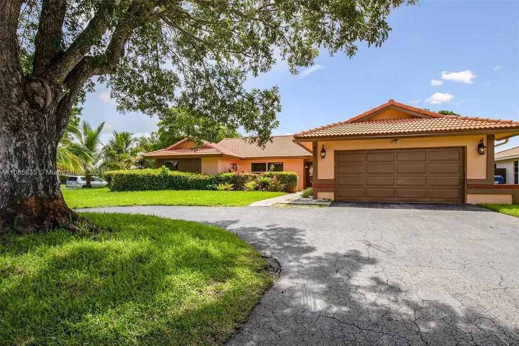8537 SW 1st Place Coral Springs FL 33071
