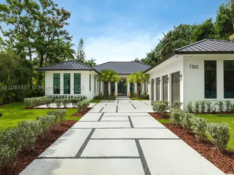 7362 SW 104th Street Pinecrest FL 33156