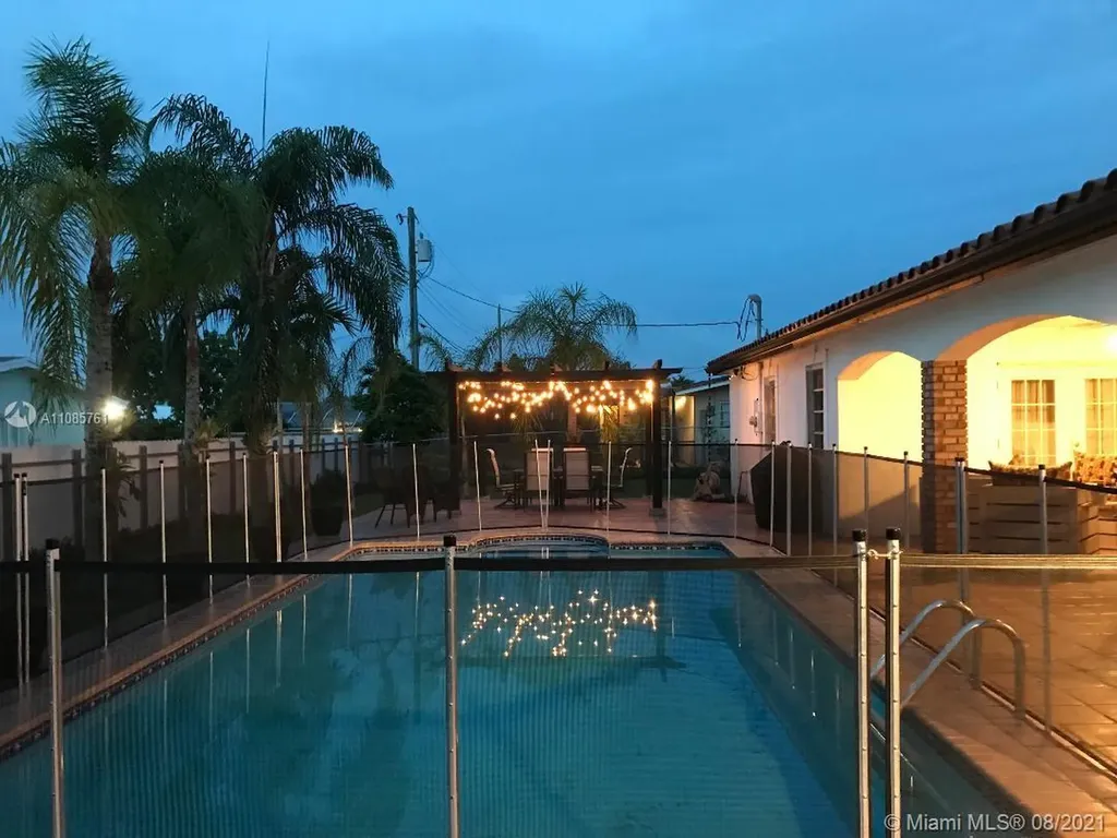 9405 SW 89th Street Miami FL 33176