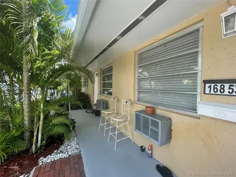 16851 SW 93rd Avenue Palmetto Bay FL 33157
