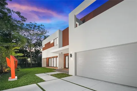 6495 SW 82nd Street Miami FL 33143