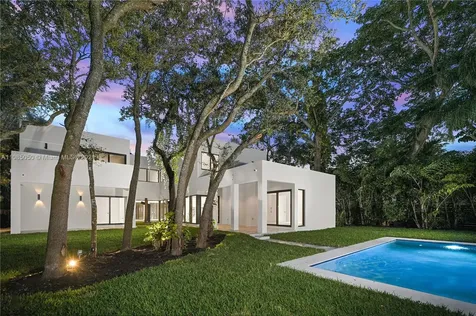 6495 SW 82nd Street Miami FL 33143