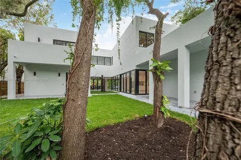 6495 SW 82nd Street Miami FL 33143