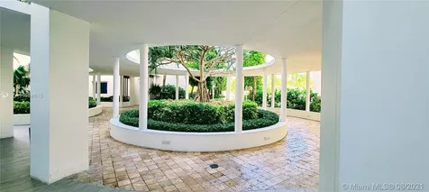 50 S Pointe Drive Miami Beach FL 33139