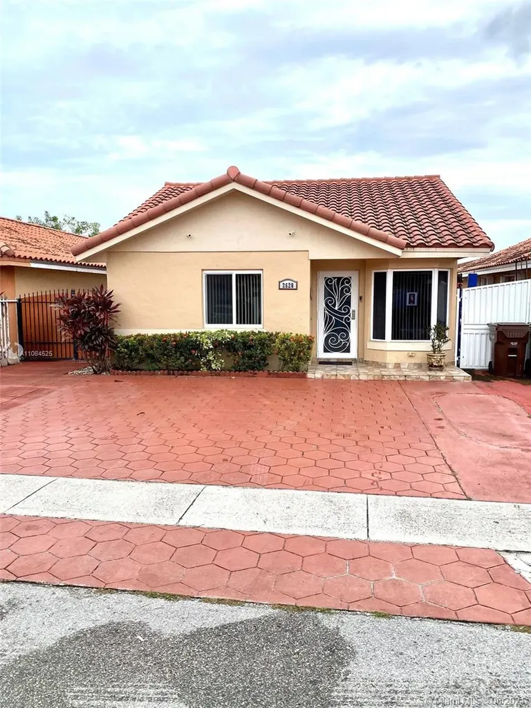 2628 W 74th Terrace Hialeah FL 33016