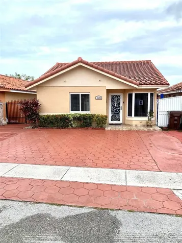2628 W 74th Terrace Hialeah FL 33016