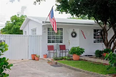 10555 NW 30th Court Miami FL 33147