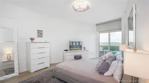 16001 Collins Avenue Sunny Isles Beach FL 33160