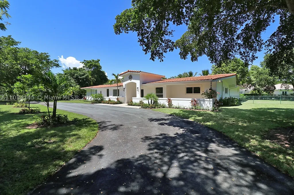 6425 Chapman Field Drive Pinecrest FL 33156