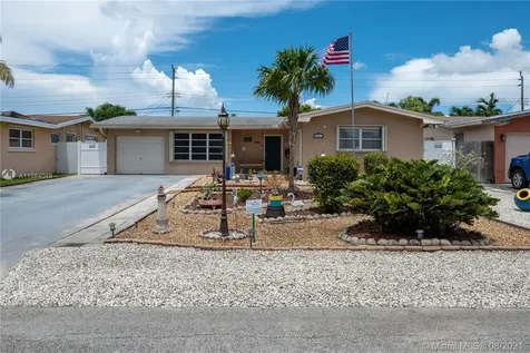 8661 NW 10th Street Pembroke Pines FL 33024
