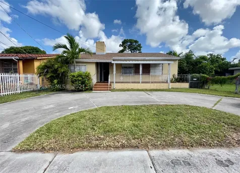 2421 SW 7th Street Miami FL 33135