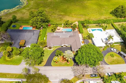 12911 S Calusa Club Drive Miami FL 33186