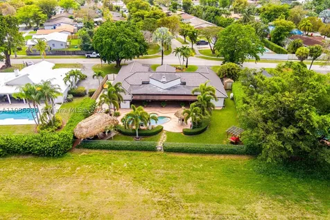 12911 S Calusa Club Drive Miami FL 33186