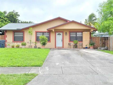5704 SW 36th Court West Park FL 33023