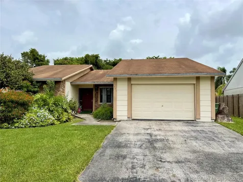 1685 N Goldeneye Lane Homestead FL 33035
