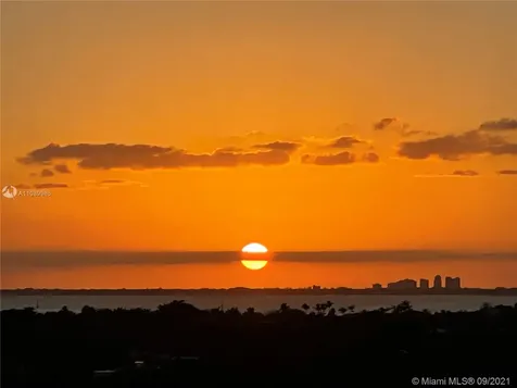 600 Grapetree Drive Key Biscayne FL 33149