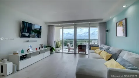 600 Grapetree Drive Key Biscayne FL 33149