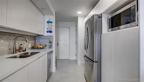 600 Grapetree Drive Key Biscayne FL 33149