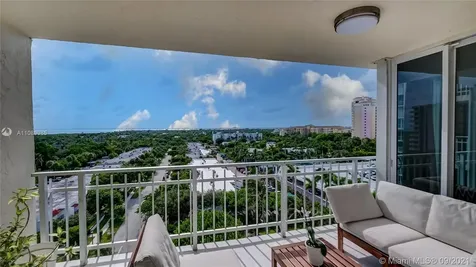 600 Grapetree Drive Key Biscayne FL 33149