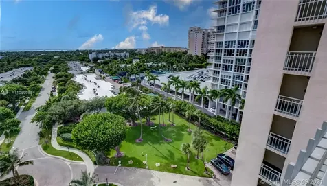 600 Grapetree Drive Key Biscayne FL 33149