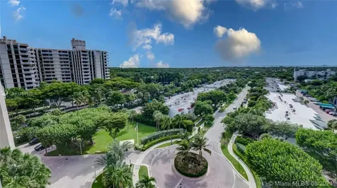600 Grapetree Drive Key Biscayne FL 33149
