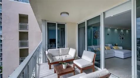 600 Grapetree Drive Key Biscayne FL 33149