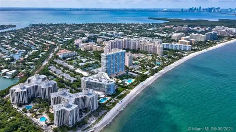 600 Grapetree Drive Key Biscayne FL 33149