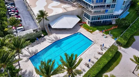600 Grapetree Drive Key Biscayne FL 33149