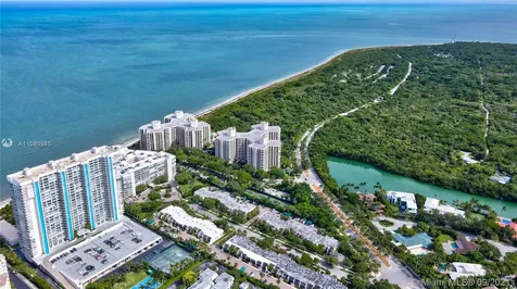 600 Grapetree Drive Key Biscayne FL 33149