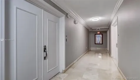 600 Grapetree Drive Key Biscayne FL 33149