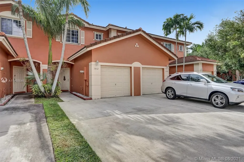 1012 NW 100th Avenue Pembroke Pines FL 33024