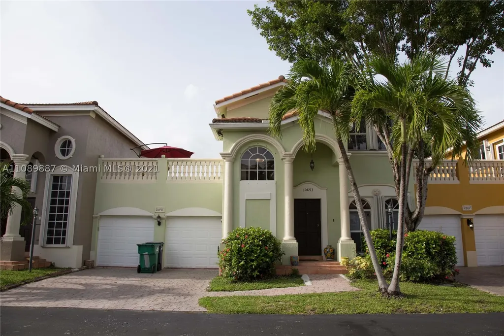 10893 NW 51st Trail Doral FL 33178