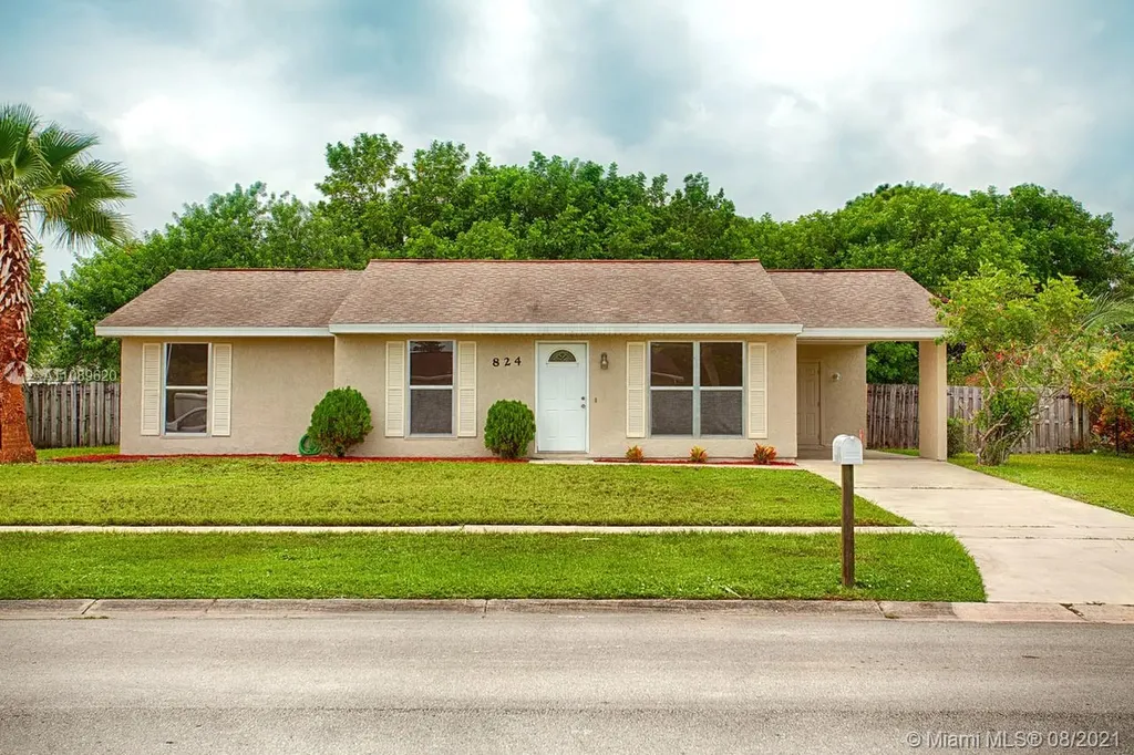 824 SE Corto Terrace Port St. Lucie FL 34983