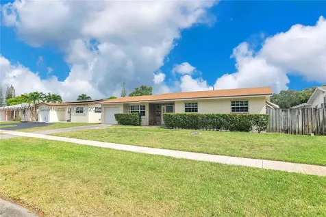 5431 Pierce Street Hollywood FL 33021