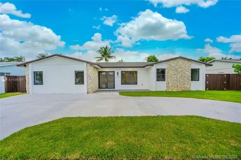 19981 SW 83rd Avenue Cutler Bay FL 33189