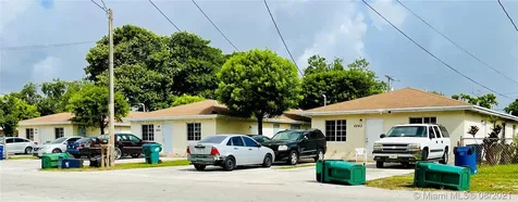 2253 NW 61st Street Miami FL 33142