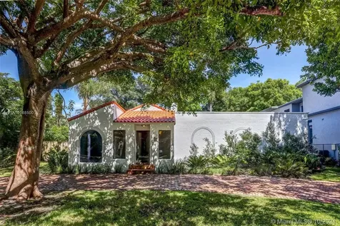 3871 S Le Jeune Road Coconut Grove FL 33146
