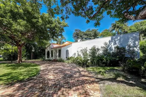 3871 S Le Jeune Road Coconut Grove FL 33146
